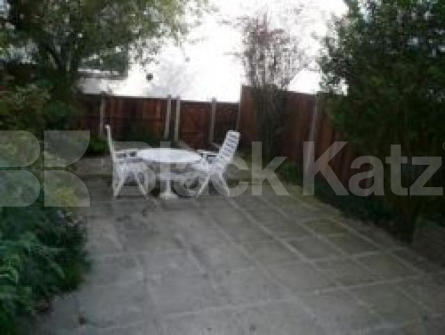 			4 Bedroom, 1 bath, 1 reception Flat			 Birchington Road, CROUCH END N8